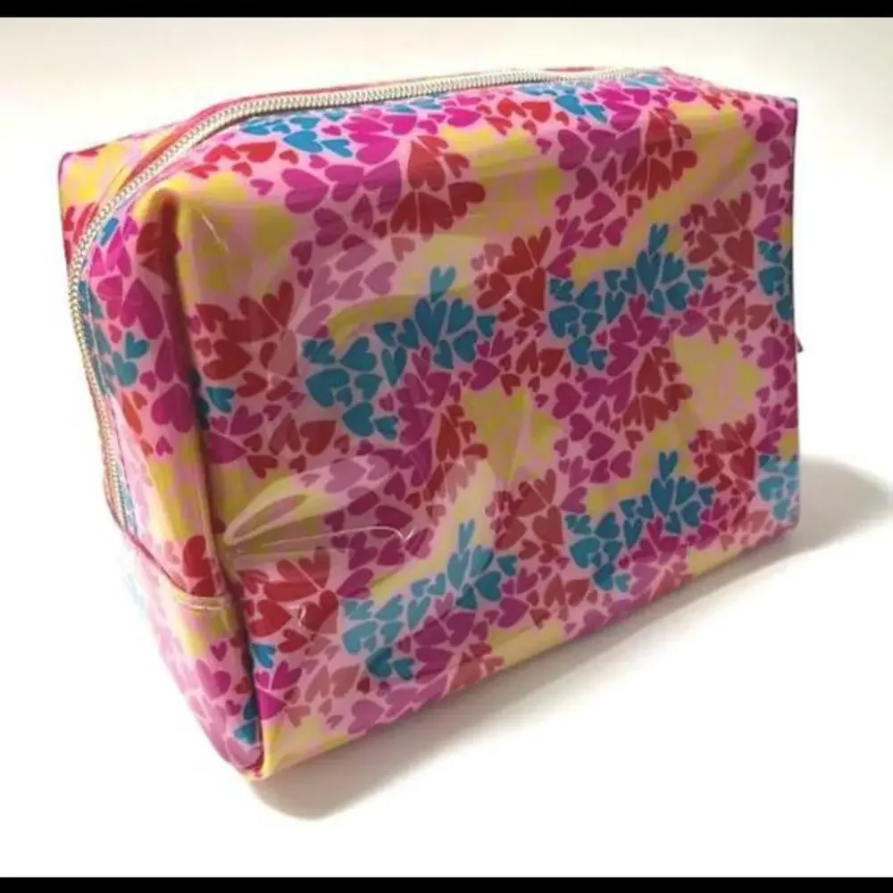 NWT JUICY COUTURE Cosmetics Vinyl Makeup Bag with Multi Hearts (JCXX025)